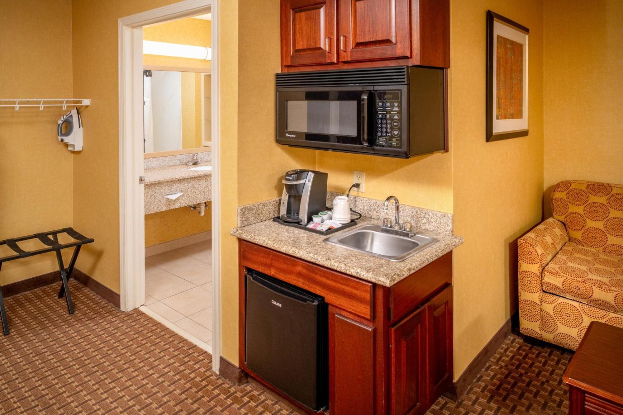 Holiday Inn Express And Suites Hazard By Ihg Luaran gambar