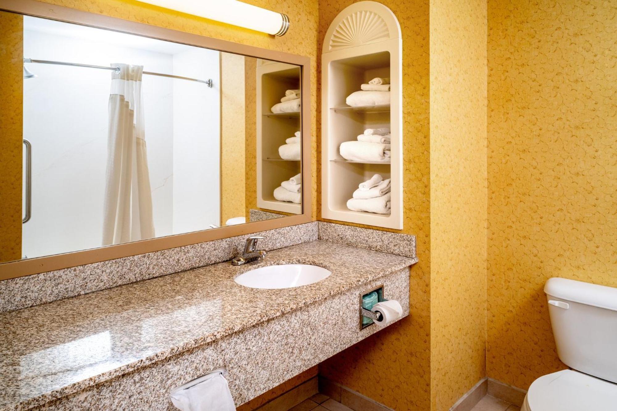 Holiday Inn Express And Suites Hazard By Ihg Luaran gambar